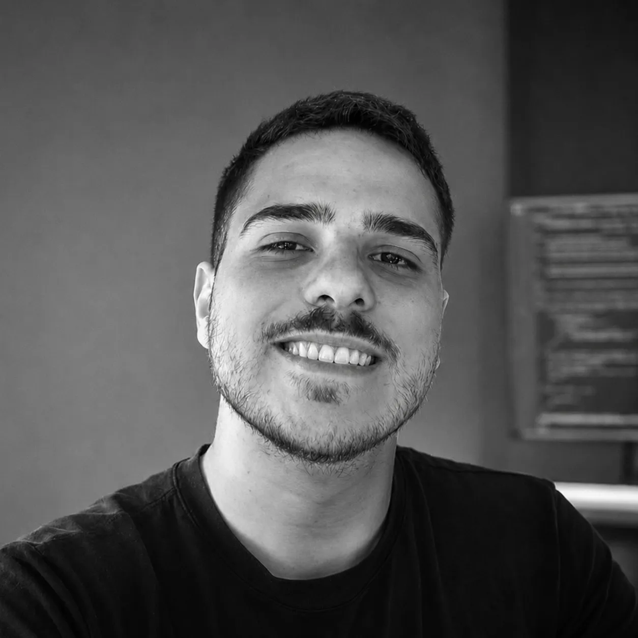 Retrato em preto e branco de Gabriel de Sousa